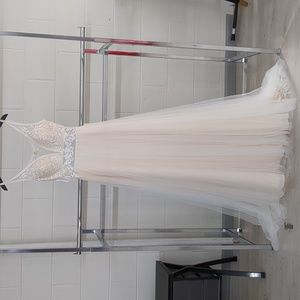 Wedding Gown size 8 Ivory Almond